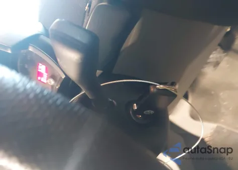 2006 Volkswagen New Beetle 2.5 from USA, damaged, VIN 3VWRG31Y06M320799